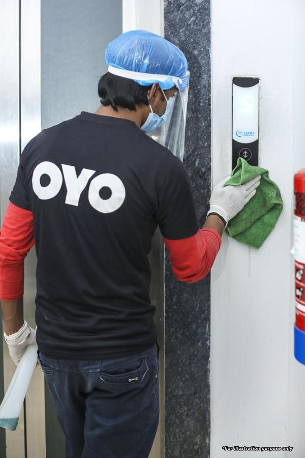 Oyo 78245 Collection O Hotel Crown Inn นาวีมุมไบ ภายนอก รูปภาพ