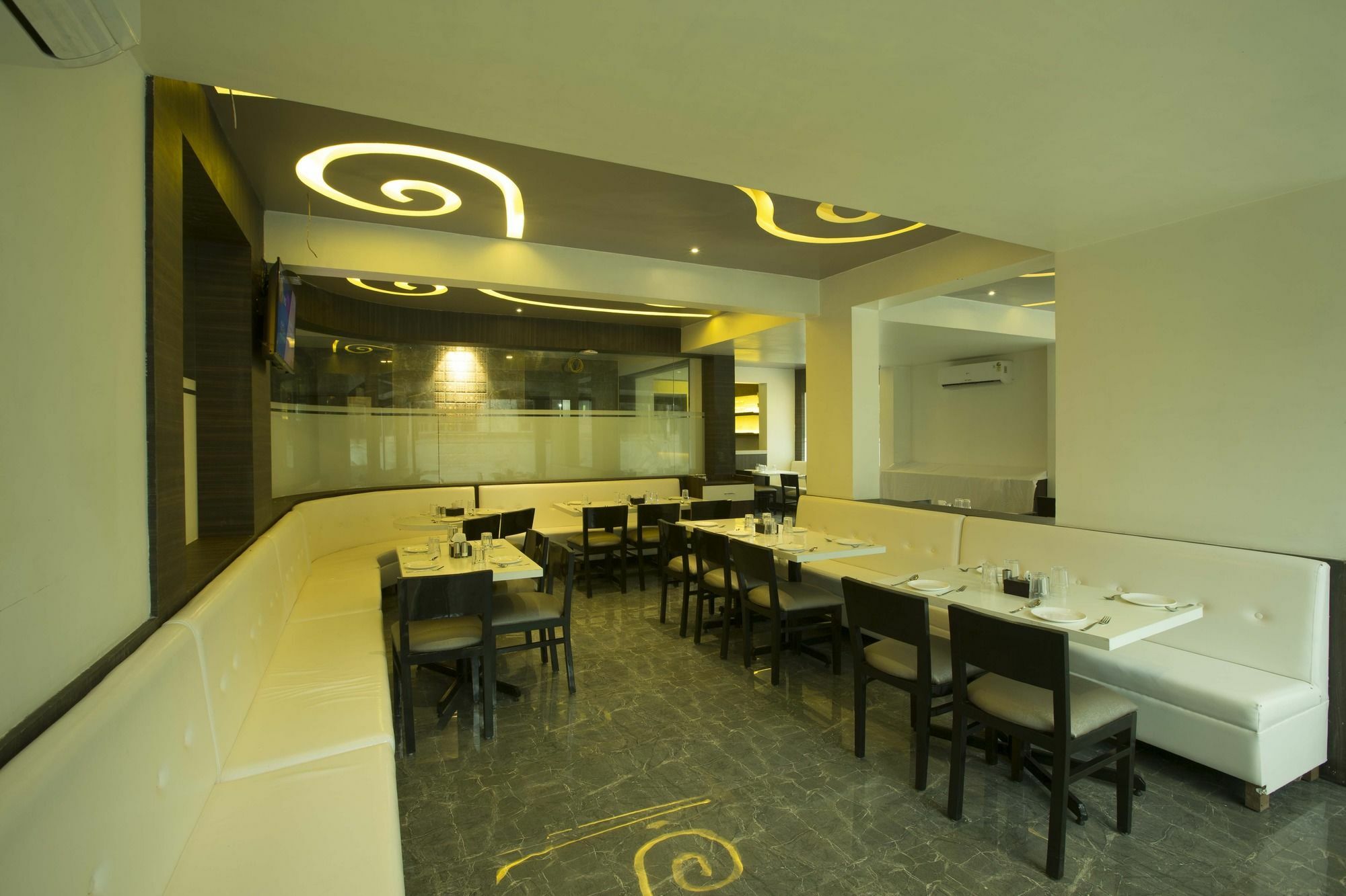 Oyo 78245 Collection O Hotel Crown Inn นาวีมุมไบ ภายนอก รูปภาพ