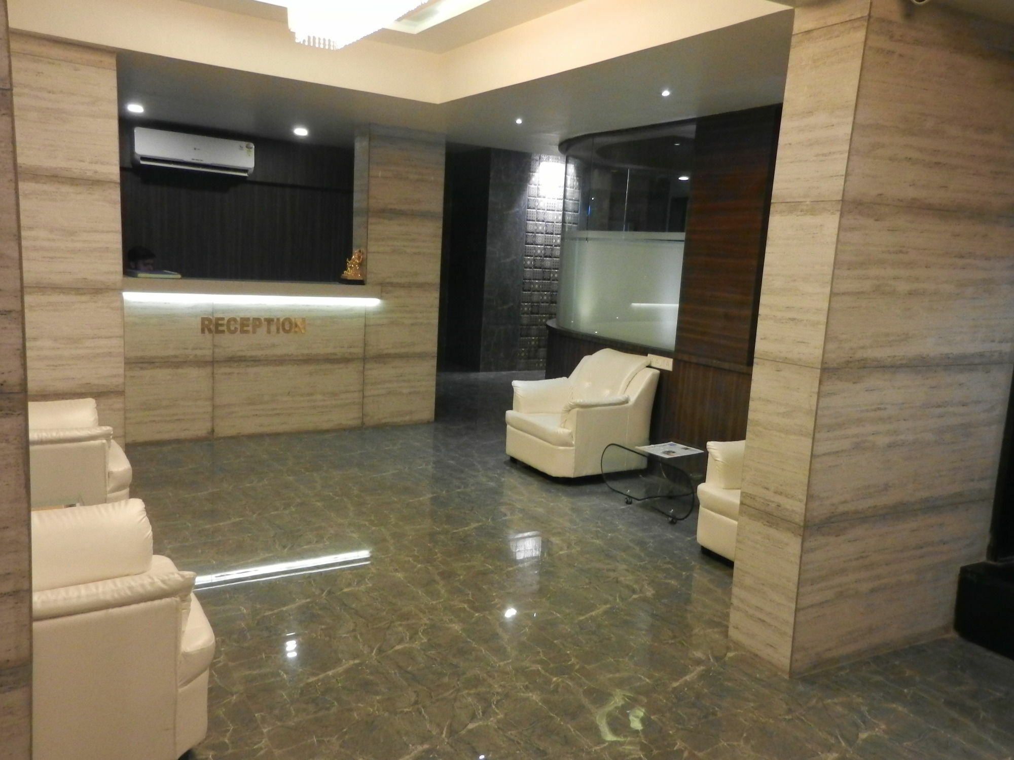 Oyo 78245 Collection O Hotel Crown Inn นาวีมุมไบ ภายนอก รูปภาพ