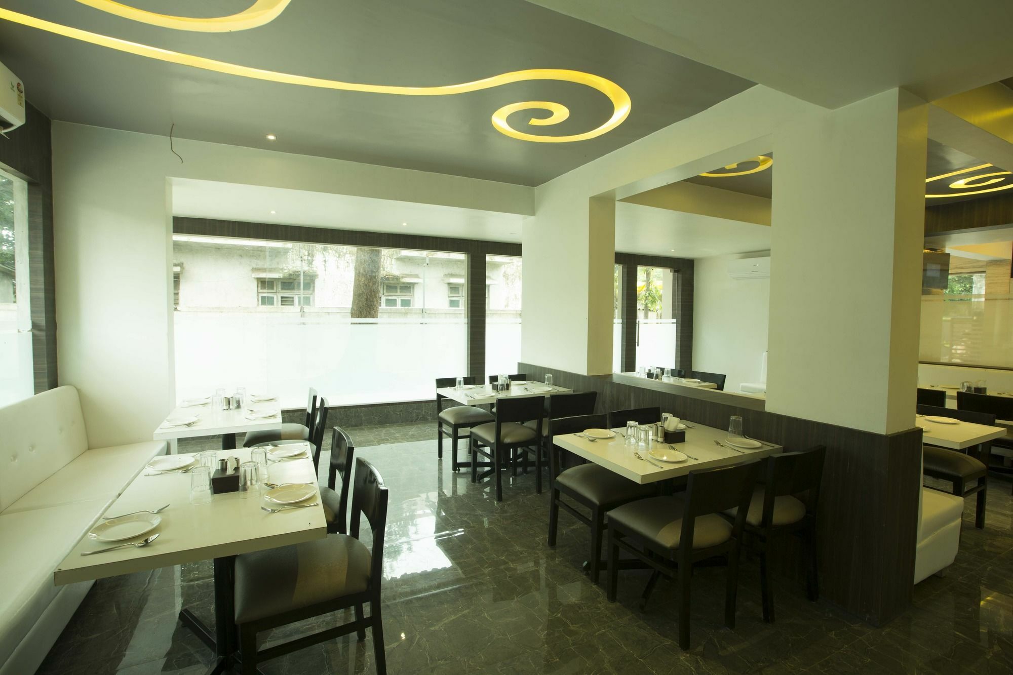 Oyo 78245 Collection O Hotel Crown Inn นาวีมุมไบ ภายนอก รูปภาพ
