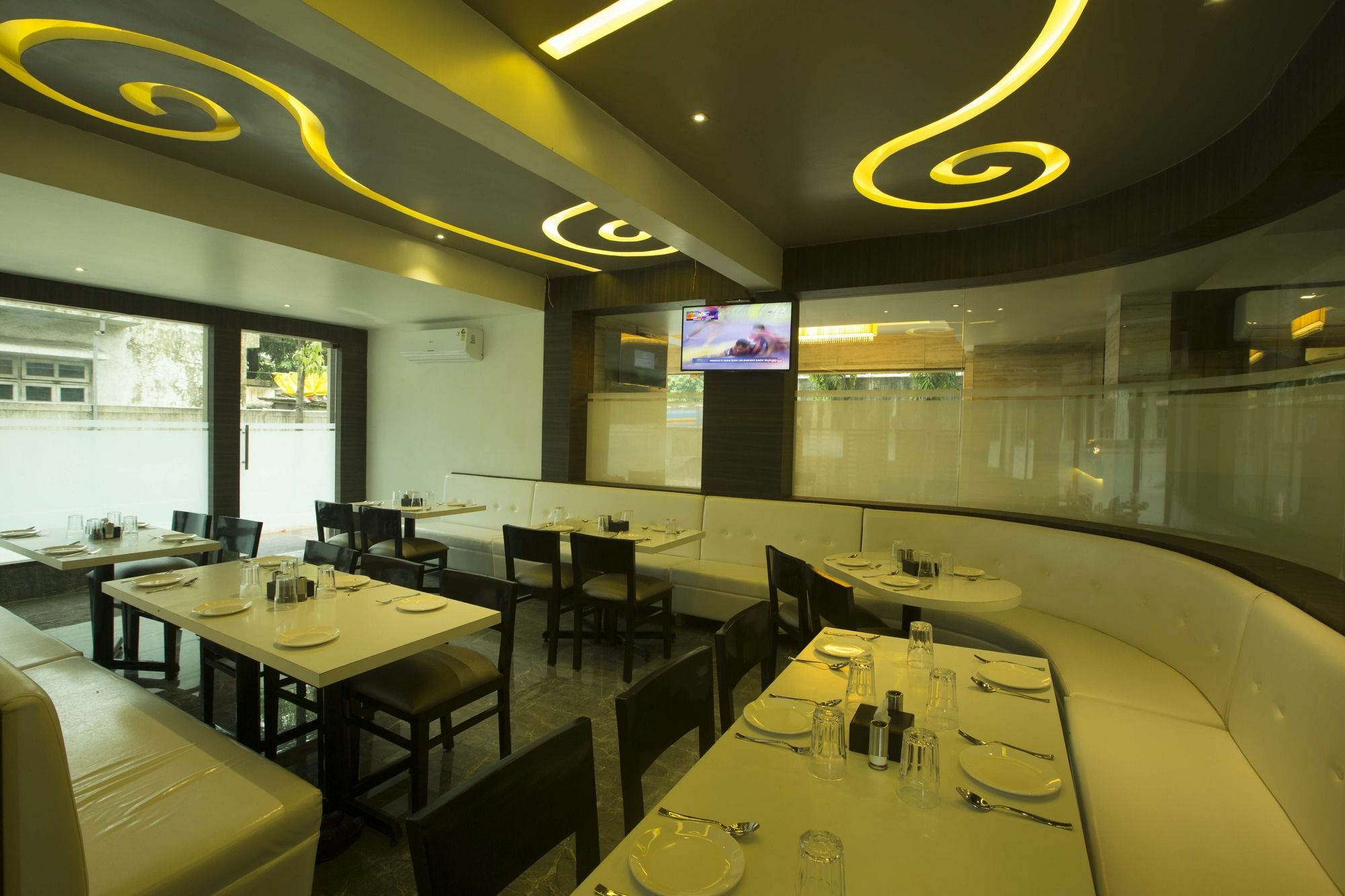 Oyo 78245 Collection O Hotel Crown Inn นาวีมุมไบ ภายนอก รูปภาพ