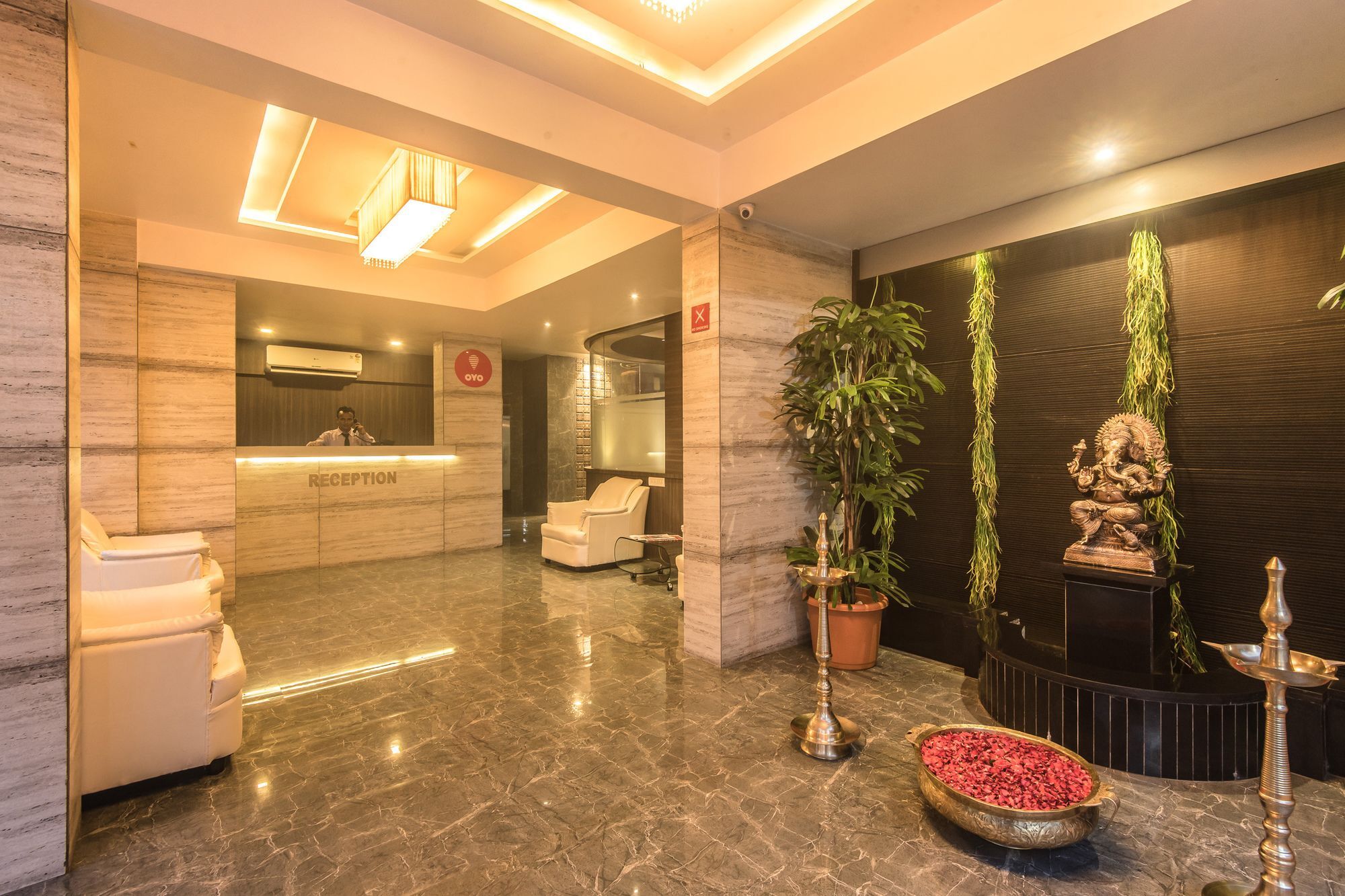 Oyo 78245 Collection O Hotel Crown Inn นาวีมุมไบ ภายนอก รูปภาพ