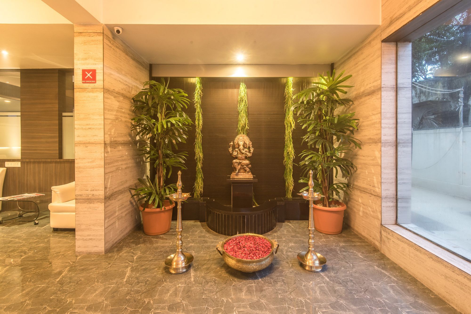 Oyo 78245 Collection O Hotel Crown Inn นาวีมุมไบ ภายนอก รูปภาพ