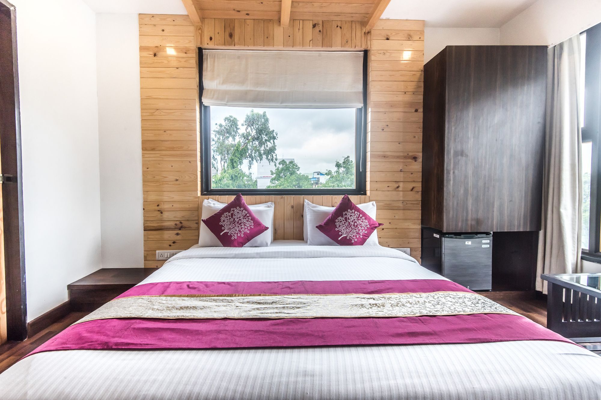 Oyo 78245 Collection O Hotel Crown Inn นาวีมุมไบ ภายนอก รูปภาพ