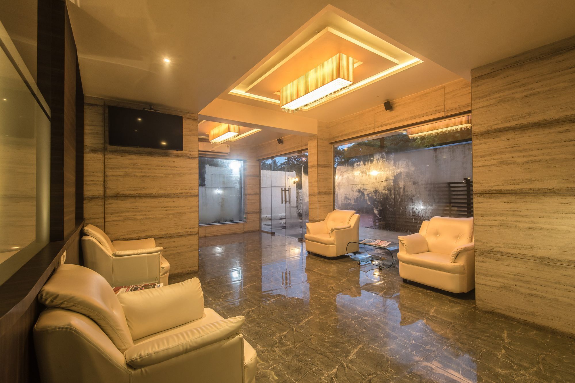Oyo 78245 Collection O Hotel Crown Inn นาวีมุมไบ ภายนอก รูปภาพ